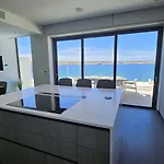 Beachfront Luxury Вилла *