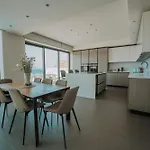 Beachfront Luxury * Меллиеха