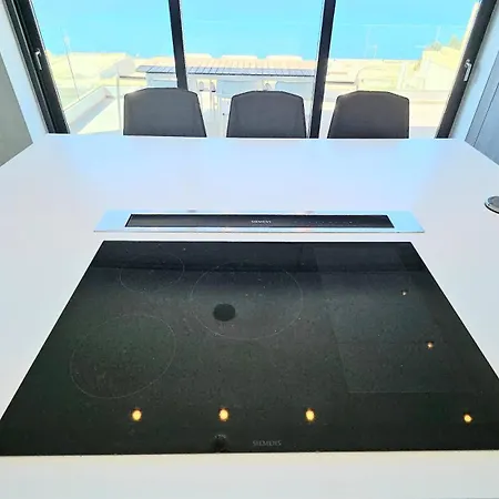 Beachfront Luxury וילה