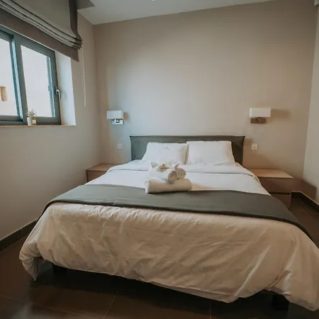 Beachfront Luxury וילה מליאהה