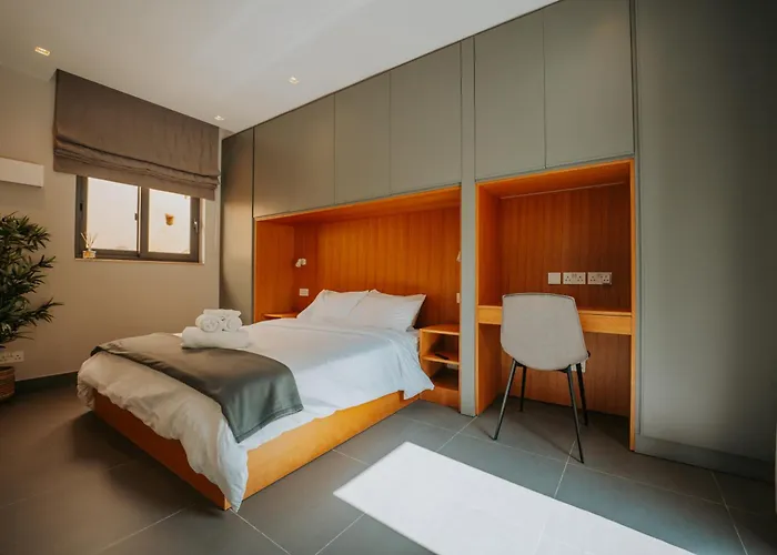 Beachfront Luxury Villa *