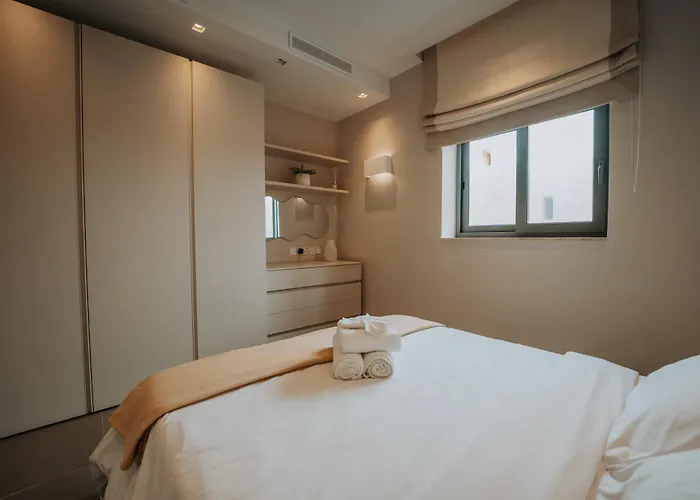 Beachfront Luxury Villa Mellieha