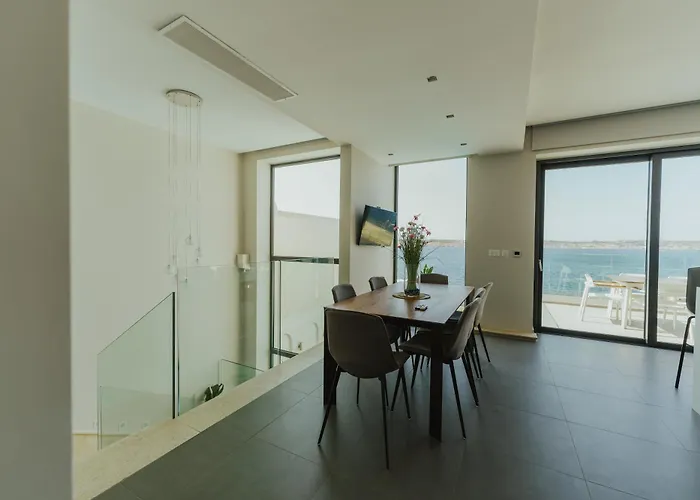 Beachfront Luxury Mellieha
