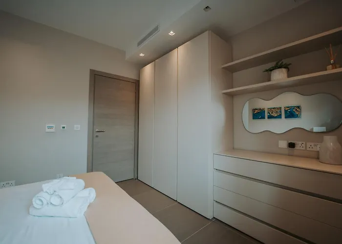 Beachfront Luxury Villa *