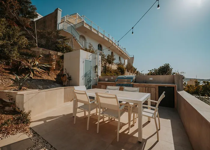 Beachfront Luxury Mellieha