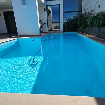 Sea Front Villa With Heated Pool *