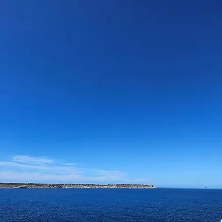 Sea Front Villa With Heated Pool Hébergement de vacances *