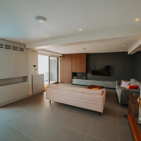 Beachfront Luxury Willa