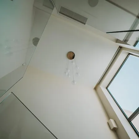 Willa Beachfront Luxury *