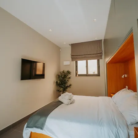 Sea Front Villa With Heated Pool Mellieħa
