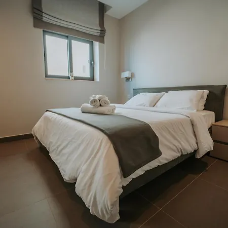 Beachfront Luxury וילה *