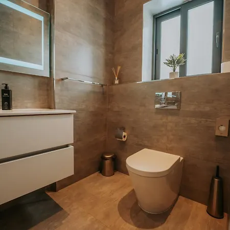 Hébergement de vacances Sea Front Villa With Heated Pool Mellieħa