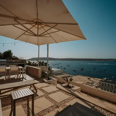 Sea Front With Heated Pool *