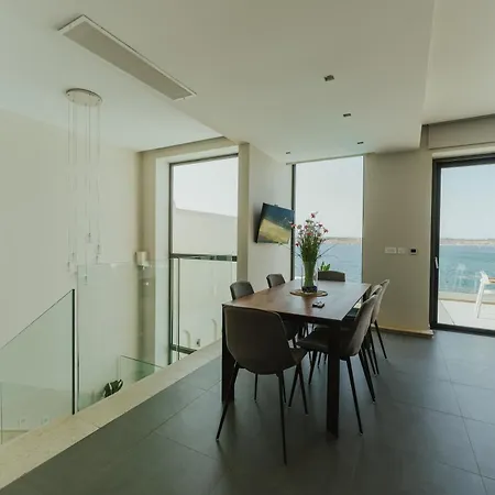 Sea Front Villa With Heated Pool Mellieħa
