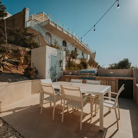Sea Front Villa With Heated Pool Mellieħa