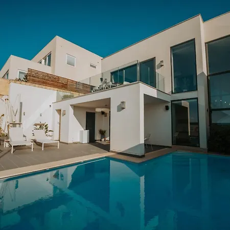Sea Front Villa With Heated Pool Hébergement de vacances Mellieħa