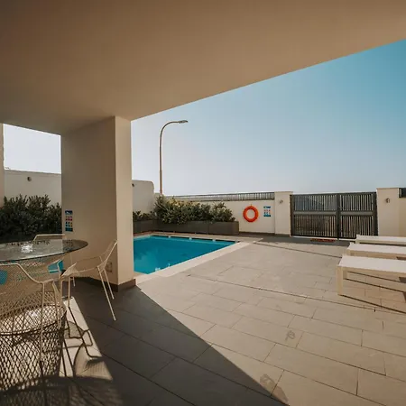 Sea Front Villa With Heated Pool Hébergement de vacances