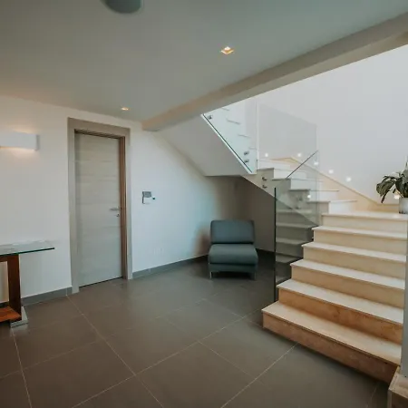 Ferienhaus Sea Front With Heated Pool