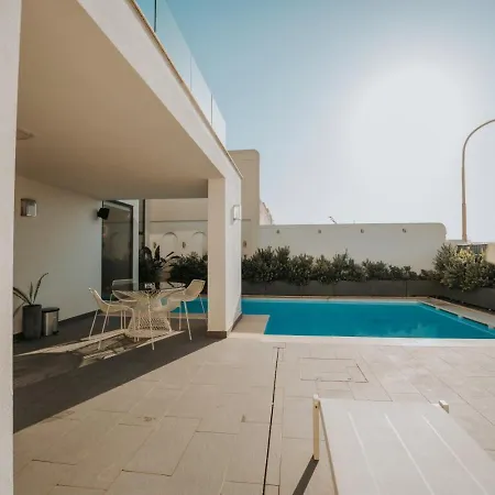 Sea Front With Heated Pool Ferienhaus Mellieħa