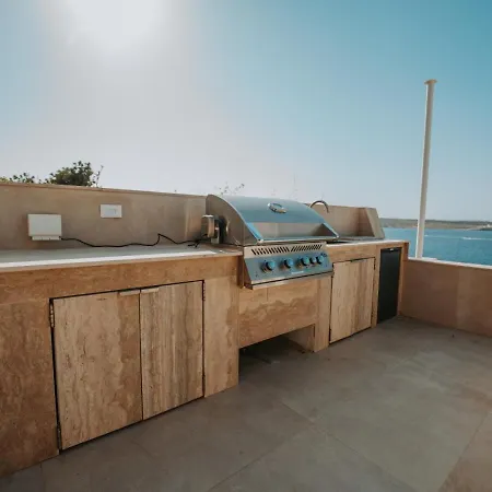 Sea Front With Heated Pool