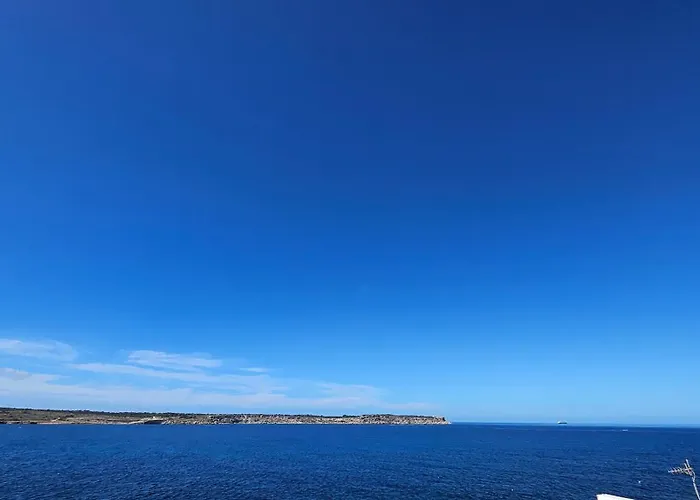 Beachfront Luxury Villa *