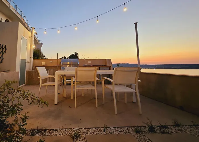 Beachfront Luxury * Mellieħa