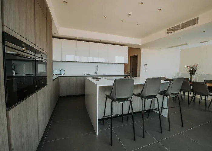 Beachfront Luxury Mellieħa