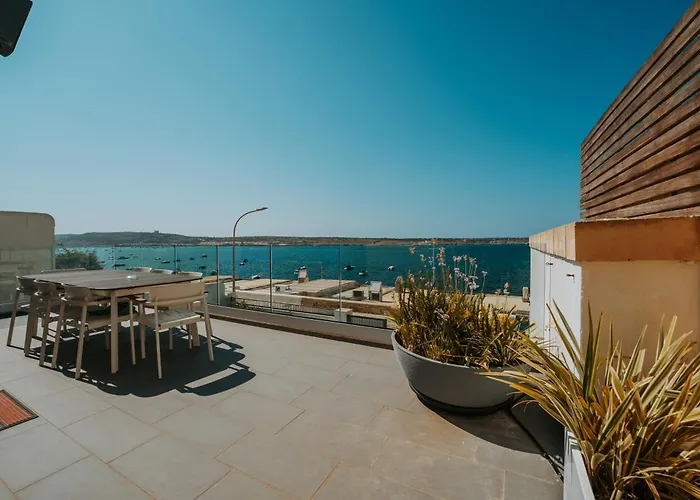 Beachfront Luxury * Mellieħa
