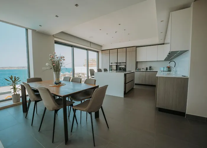 Beachfront Luxury * Mellieħa